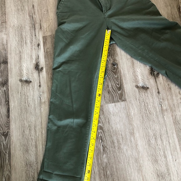 Old Navy Women Green Cotton Pants - Picture 5 of 10